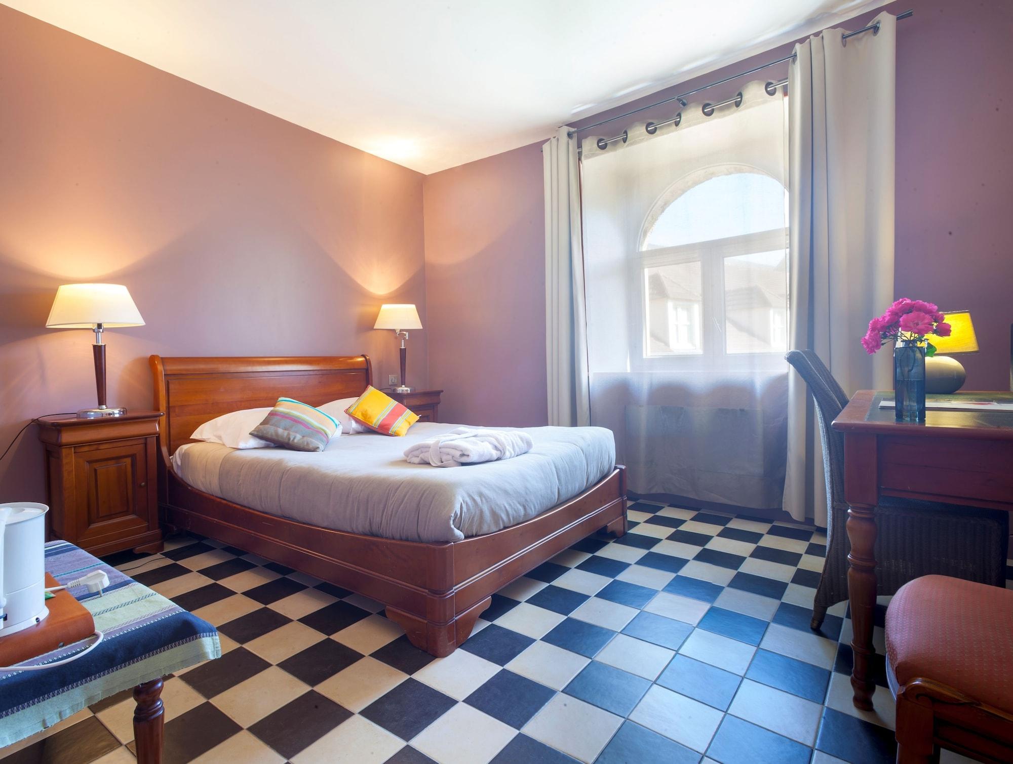 Du Manet Hotel