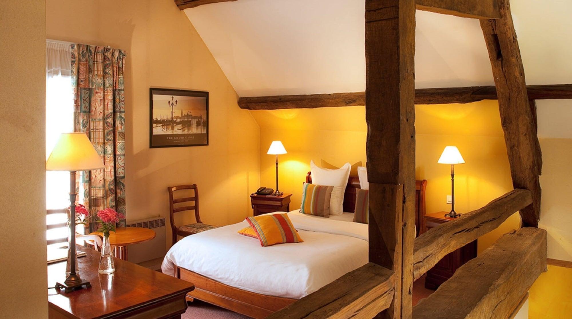 Du Manet Hotel 4*