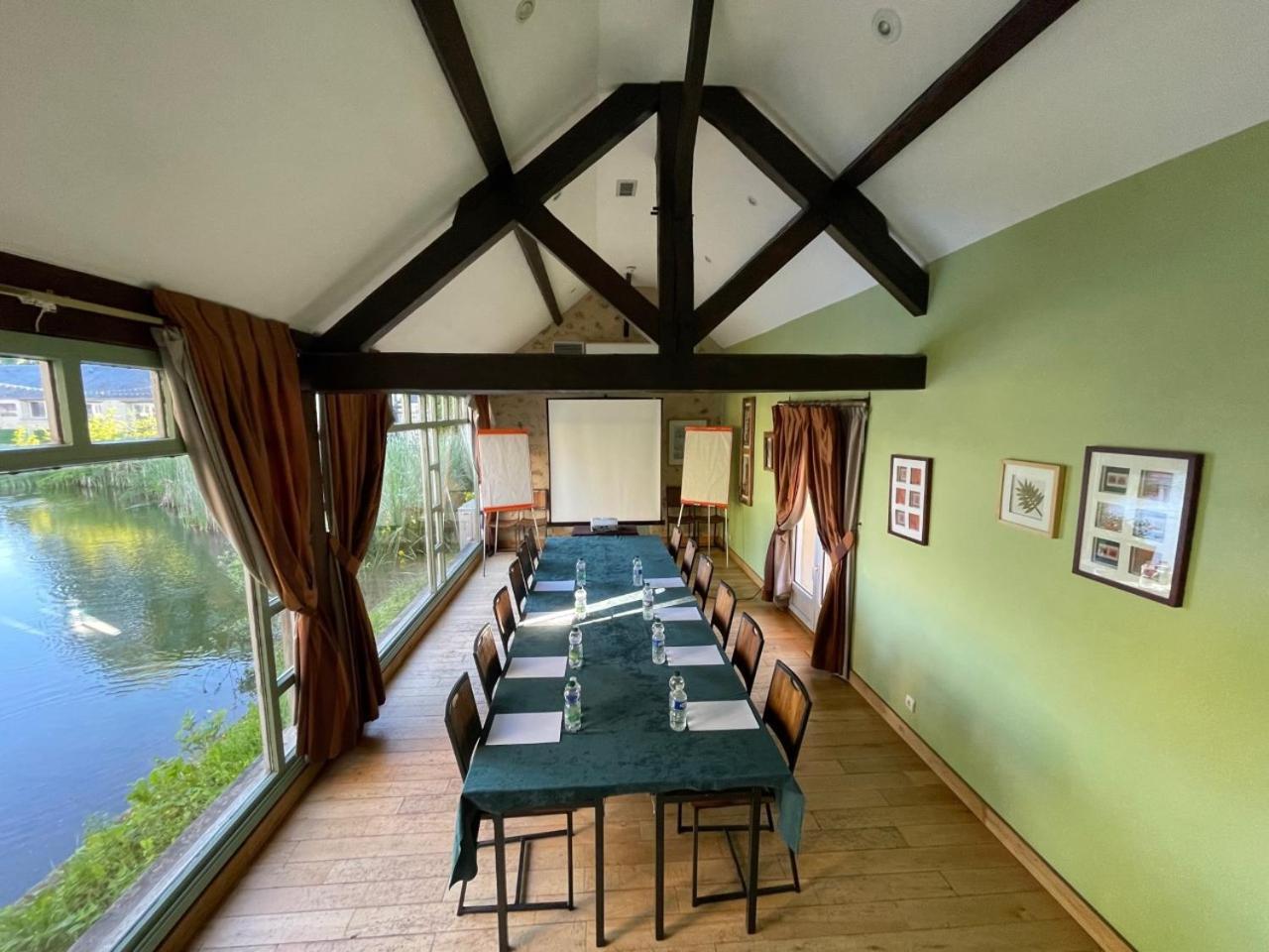 Du Manet Hotel